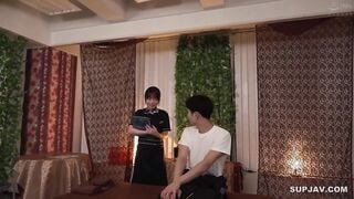 【モザイク破壊】HUNTC-383 ぐにぐにズボッ！「あれ？挿っちゃいました？」布1ミリの壁を突破！紙パンツからハミ出た勃起チ○ポを下着に押し当てる小悪魔エステティシャン