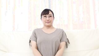 SUDA-016 平凡で地味なスーパー勤務の巨乳メガネ熟女 成澤さん30歳