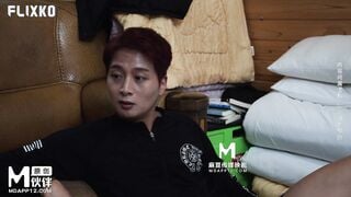 麻豆传媒MFK-0082 身边的欧巴们