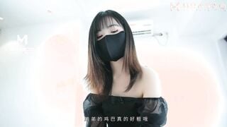 麻豆传媒MSD-193 美足姐姐的背德诱惑 手口足并用强X内射 草萝