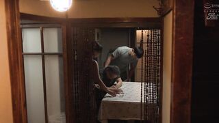 FPRE-203 夏の田舎は死ぬほど退屈で…無防備なデカ乳で誘惑する汗だく爆乳妻の下品な童貞喰い 吉根ゆりあ
