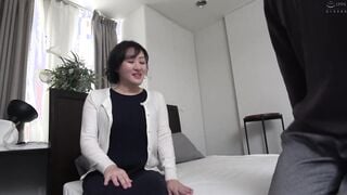 EMBM-044 ド素人応募妻 旦那には見せたことのない乱れ顔でデカチンに喘ぎ、中出しを求めるまで堕ちた人妻 市川夏生