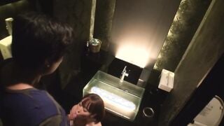 SCPX-031 沖縄発！！時給1250円で働く「流れるおっぱい！流れるアワビ！」で有名なイチャキャバで健気に働くコンパニオン達は土下座までして本気で頼み込めば店内でこっ