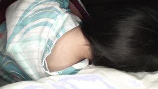 SCOP-369 出張先の旅館の手違いで同僚と相部屋になってしまった。寝ようと思ったら爆睡している同僚のオッパイがポロリ。あなたなら夜這いスル？シナイ？