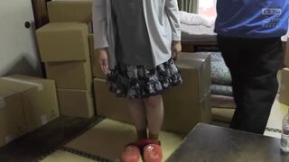 HOKS-204C 欲情オーバーフロー 熟女50代 女だって飢えている！ 引越し現場の生肌喘（あえ）ぎ 花柳里葎子