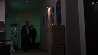 JUR-483 背徳の寝取らせシアタールーム 低俗男たちの醜い肉棒で汚された貞淑妻ー。 古東まりこ