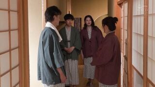 JUR-499 毎晩旦那とヤリまくる絶倫叔母と一泊二日の搾精旅行 ヌカれまくって性に目覚めた童貞の僕は… すべて忘れて連続中出し交尾にハマってしまった。 木村玲衣