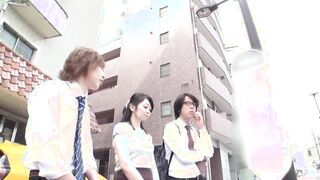 SW-663 満員バスで夫婦連れの奥さんのミニスカデカ尻に欲情して硬くなった僕のチ○ポ押し付けたら、旦那が横にいるドキドキスリルで発情した奥さんは思わずチ○ポを握りしめて _New2