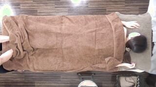 FC2-PPV-4785144 ①♡11/2迄半額！【無/半ナマ】アイドルみたいに可愛らしい、小柄で素敵なスタイルの女性がまた来店してくれました。本日も、とてもイイ香りが