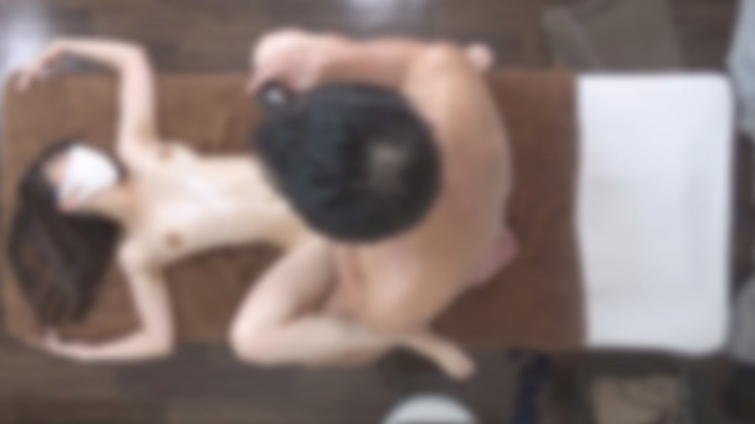 FC2-PPV-4785144 ②♡11月2日前半價！【無/半裸】一位宛如偶像般可愛、身材嬌小又迷人的女性再次光臨本店。今日也散發著令人心醉的芬芳。