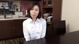 MKD-142 人妻AVデビュー 抱いたら折れそうな華奢なカラダにぷっくら乳首がイイねぇ～ 香田美子