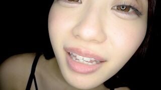 Y-266a 【個人撮影】笠木いちかの口内観察 舌を磨いて指しゃぶって開口器で口内見せながら喜悦（よが）る