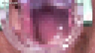 858DOJN-012 クスコでおま〇この中まで丸見え。笑顔が素敵な美少女の奥の奥までじっくり観察。 笑顔で全てを受け止めてくれる、何でも許しちゃう系女子ななちゃんの一番