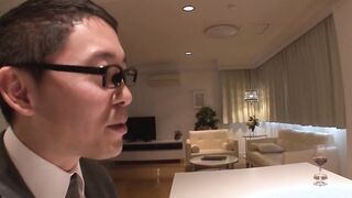 IENE-752 寝取ったつもりがワナだった！？寝ている上司の奥さんにイタズラしていたら逆に生ハメを求められて、もう発射しそうなのにカニばさみでロックされて逃げられずその