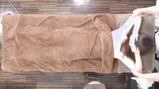 FC2-PPV-4788292 ①♡11/9迄半額！【無/ハメ】とっても綺麗で素敵な30代前半の女性が来店しました。離婚されて1人でおこさんを育てながら、お仕事されていら