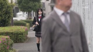 IPZZ-692C-U アイドル級に可愛い制服美少女は痴●され公然お漏らし絶頂する羞恥と快感にハマってしまう 山田鈴奈