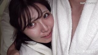 FC2-PPV-4789200 これは抜ける！【無】【中出し2回戦】田舎育ちの美女は敏感すぎて濡れまくり。イチャイチャして、愛液垂れまくりの雑魚まんこに2回も中出し。※特