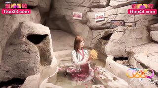 星空传媒XKCY005 高冷侠女意外穿越惨遭猥琐男下X失身 露露
