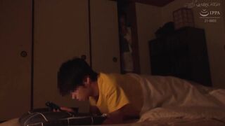 NHDTC-126 勃起たばこを注意しなかったばかりに甥っ子が寝付けずフル勃起！「ごめんね手じゃ痛い？なら口で」困った叔母さんが朝まで何度もフェラ抜きしてくれました
