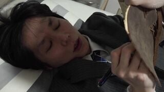 HUNTC-405 『戻るノート』 戻りたい場所と、時間と、日付をそのノートに記すと本当に過去に戻る事ができる。『あの日あの時あの場所で君とヤレなかったから…』チャンスは