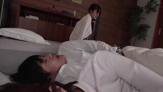HUNTC-405 『戻るノート』 戻りたい場所と、時間と、日付をそのノートに記すと本当に過去に戻る事ができる。『あの日あの時あの場所で君とヤレなかったから…』チャンスは
