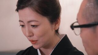 JUR-497 高級クラブの人妻、太客の汗と体液にまみれた、閉店後中出し枕営業―。 木下凛々子