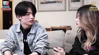 星空传媒XKKY032 性感领导家中洗澡诱惑勾引员工 小野
