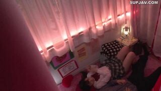 【モザイク破壊】KAWD-833 発掘！看板娘 ノリが良すぎる親友同士の女子校生と制服着せたままハメ撮り＆逆3P あまりにもエロカワで良い子ちゃんなのでそのまま撮影を口説