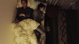JUL-898 夫には言えない、深夜1:00の密会ー。 ～私、イケナイ場所で知らない男に毎晩中出しされています～ 小花のん