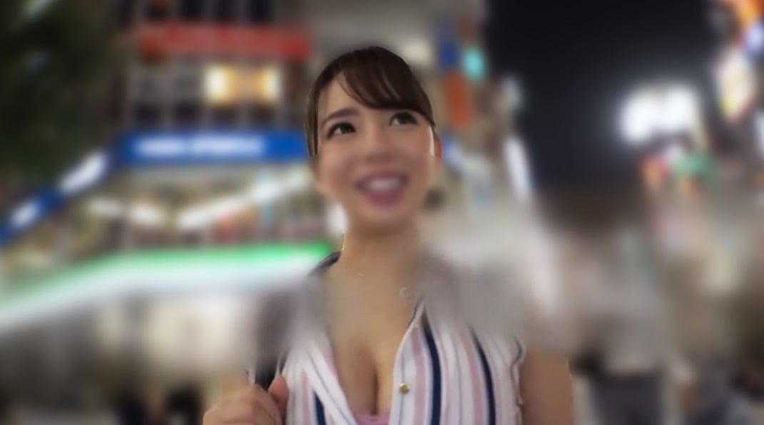 FC2-PPV-4799286 【附特典】※傳奇女招待登場。豐滿巨乳美女的油光涔涔乳交淫亂玩法。被巨根折磨得高潮迭起，潮吹大噴射！