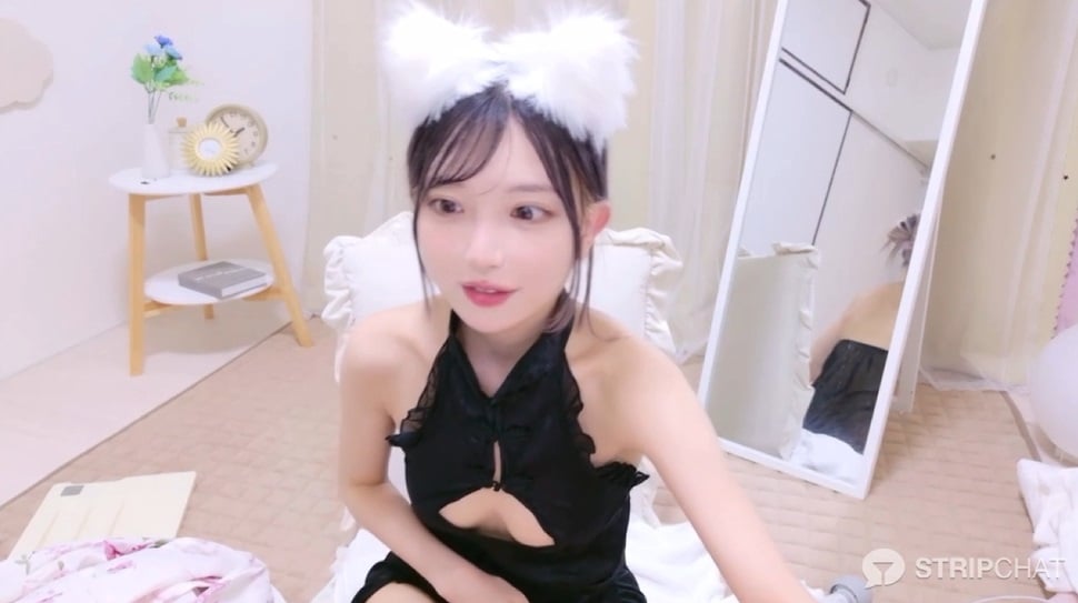 FC2-PPV-4799316 ②【完全露臉珍藏直播】人氣Cosplayer網紅走紅前的自慰直播三部曲套裝