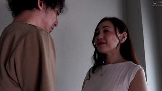 HNBR-005 未亡人 夫の遺影の目の前で犯●れて迎える禁断の絶頂 亡き夫の血を引く巨根の隠し子との背徳性交 美ノ辺さやか