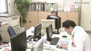 【モザイク破壊】WANZ-333 食い込みパンチラは我慢できない かすみ果穂