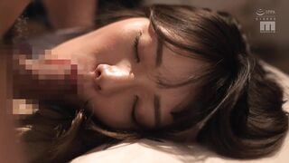 MIDA-368C 入り浸り幼馴染ギャルの無防備パンチラにド欲情。コンドーム箱を使い切るまで発情ピストンした童貞卒業ヲタク僕 宮下玲奈