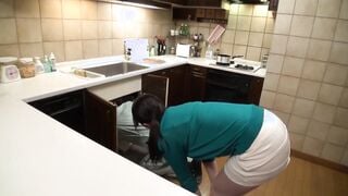 SCOP-412 昼下がりの人妻を狙うレ●プ犯罪。その一部始終をスクープ！！一度はとらえられるも、家の中を必死の逃走！しかし男たちの手からは逃れられず無念の中出し！