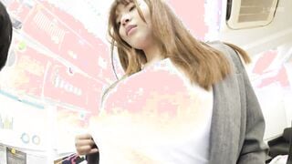 SMOK-027 【パンチラセクハラ】 残業中、2人きりの社内で発情期のスカートまくり挑発で真面目部下をフル勃起させもてあそぶ人妻美乳女上司 凰華りん