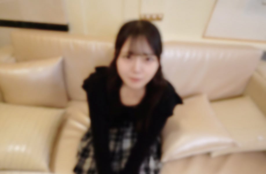 FC2-PPV-4804796 限時3天！70%OFF！【初體驗】【18歲】僅有3人經驗。將尚未見識世面的18歲少女狠狠征服！！那純真青澀的反應實在令人慾罷不能，大