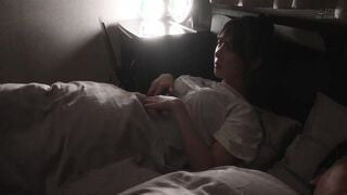 MOON-051 旦那が寝ているPM23:00 夜な夜な教え子（M男君）を連れ込み性処理に付き合わせ優しく骨抜きするスゴテク巨乳女教師 小野坂ゆいか