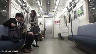 【モザイク破壊】DANDY-799 最終電車でW痴女とまさかの遭遇!向かいの座席でWパンチラしてくる美脚女…