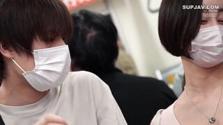 【モザイク破壊】DANDY-991 「おばさんの私に触られて勃っちゃう君が悪いんだよ」彼女が隣にいても構わずイケメン彼氏を背後からネチョいコネくり手コキで勃起誘惑する性欲