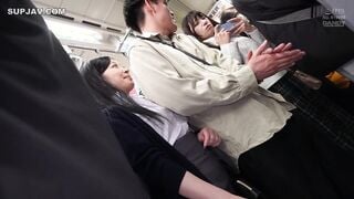 【モザイク破壊】DANDY-991 「おばさんの私に触られて勃っちゃう君が悪いんだよ」彼女が隣にいても構わずイケメン彼氏を背後からネチョいコネくり手コキで勃起誘惑する性欲