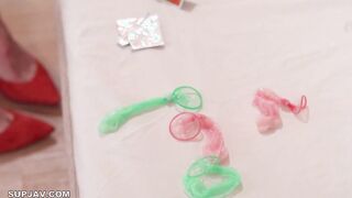 【モザイク破壊】DASS-792 射精10回しないと出られない部屋に閉じ込められたお母さんと息子ちゃんは、お互いにセックスしたいのを我慢して射精しまくりました。 葵百合香