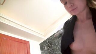 天然むすめ 110125_01 お掃除フェラまでしてくれるポリスコスのリフレ嬢