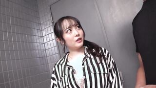 一本道 092325_001 朝ゴミ出しする近所の遊び好きノーブラ奥さん 冨樫美緒