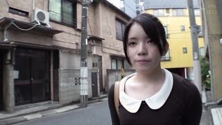 SKMJ-008 プレミア赤面女子ナンパ！アイドル級にかわいい超絶恥ずかしがり屋の女子学生をしつこく口説いて密着60日！…