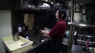 JUFD-316 居酒屋でバイトするムッチリ爆乳の看板娘を口説いてAVデビューさせちゃいました！ 西田琴音