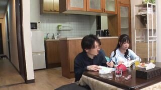 NHDTC-142 こたつの中で彼氏の弟に媚油手マンされ潮吹き絶頂！中出しされた快感が忘れられず何度もチ〇ポイキしたがる発情女