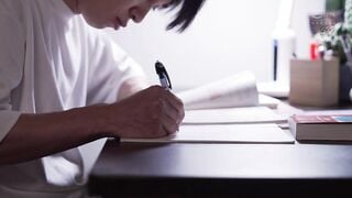 DASS-823 再婚した義母さんがドストライクすぎて、夢に出た。「勉強にする？ケーキにする？それとも、私かな」明るく優しく艶かしい義母さんの性教育 大槻ひびき