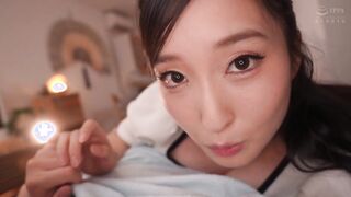 HODV-22028 僕だけにしか聞こえないささやき声で密着誘惑されて中出し童貞卒業 月野かすみ