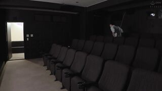 HUNTC-480 平日昼間の映画館で客はボクとギャルだけ…。2 あんなに観たかった映画なのに…ずっと服の上からボクの乳首とチ○ポをいじくり倒してくるギャルの…